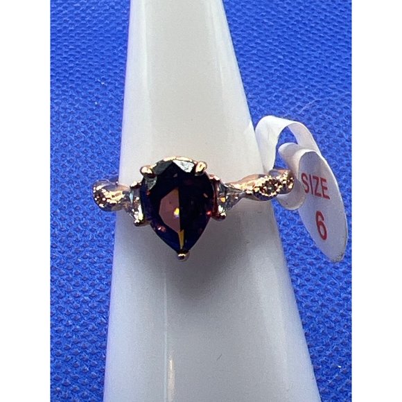 Ring Bomb Party Ring, NWOT, Size 6 Tag still attached - Picture 3 of 7